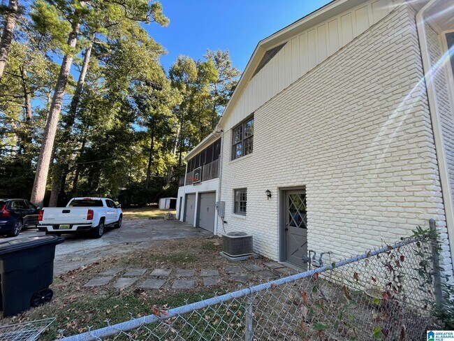 Building Photo - 3755 Colchester Rd