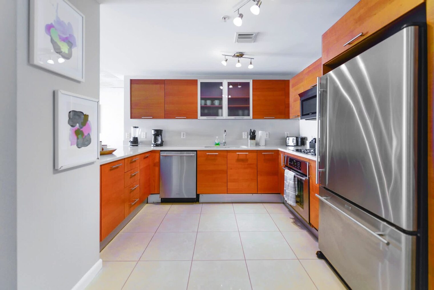 Building Photo - 3250 NE 1st Ave