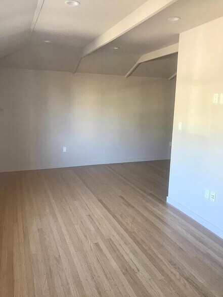 Building Photo - 1137 Santa Barbara Ct