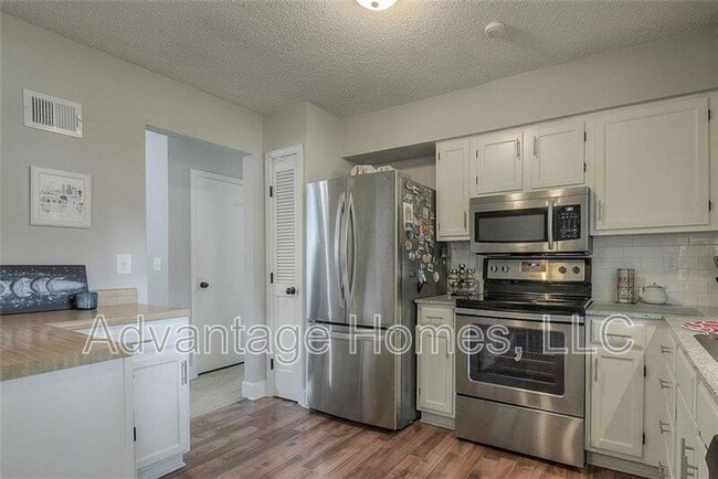 Building Photo - 13024 S Trenton St