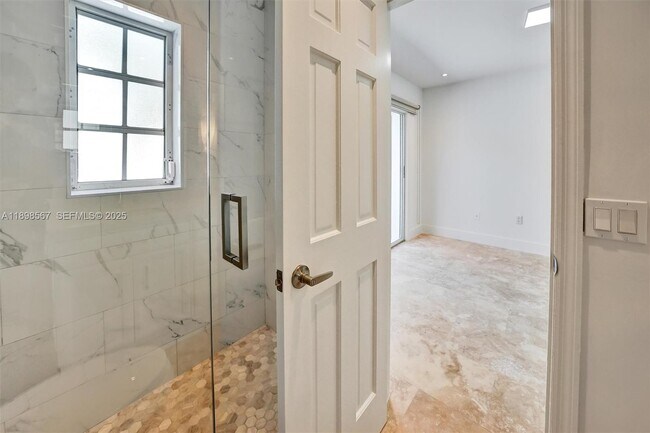 Building Photo - 255 Ridgewood Rd