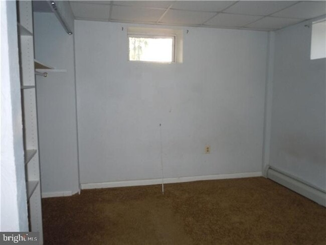 Building Photo - 742 Cherry Ave