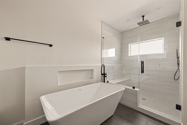 Building Photo - 12311 New Jordan Ln