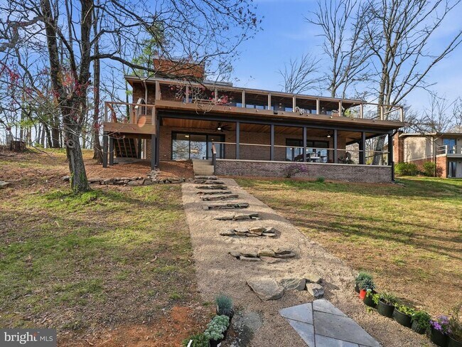 Building Photo - 11216 S Shore Rd