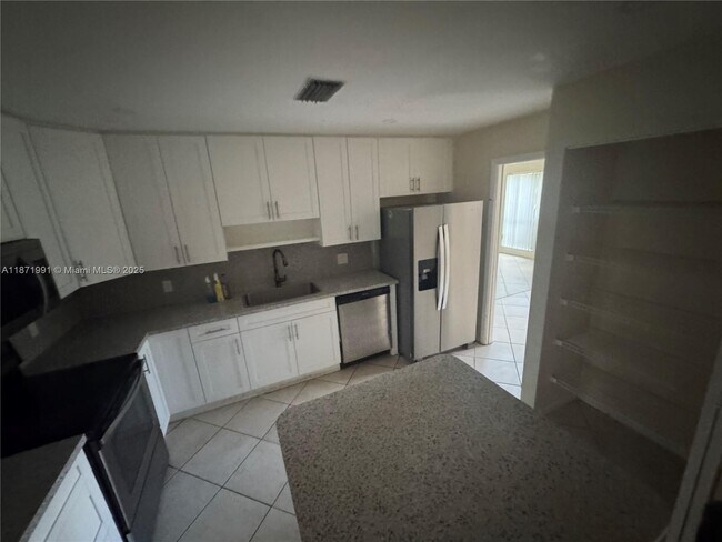 Building Photo - 9060 NW 45th Ct