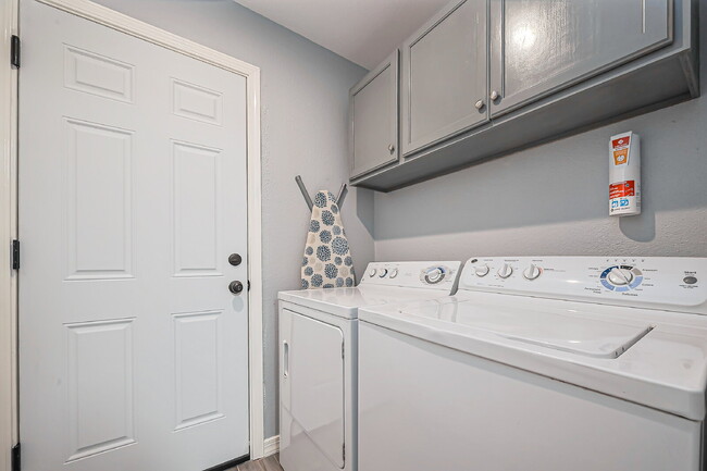 Building Photo - "NEWLY REMODELED 2-Bed Townhouse with 2.5 ...