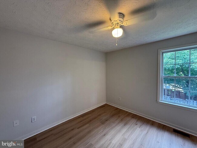 Building Photo - 10506 Boxmeer Ct