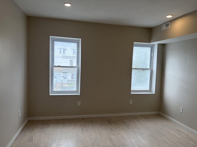 Building Photo - 221 N 65th St