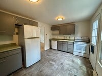 Building Photo - South Portland 2BD/1BA with Off Street Par...