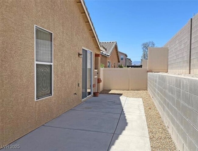 Building Photo - 2620 Wooly Rose Ave
