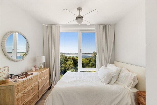 Building Photo - 132 Wingaersheek Rd