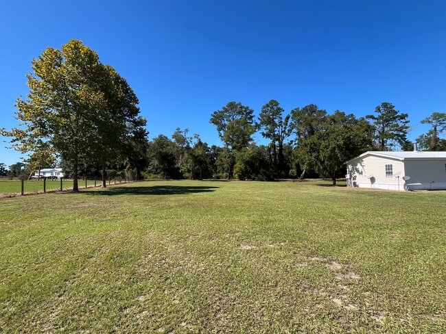 Building Photo - 3 Bedroom 2 Bath home on 1 acre in Wellborn