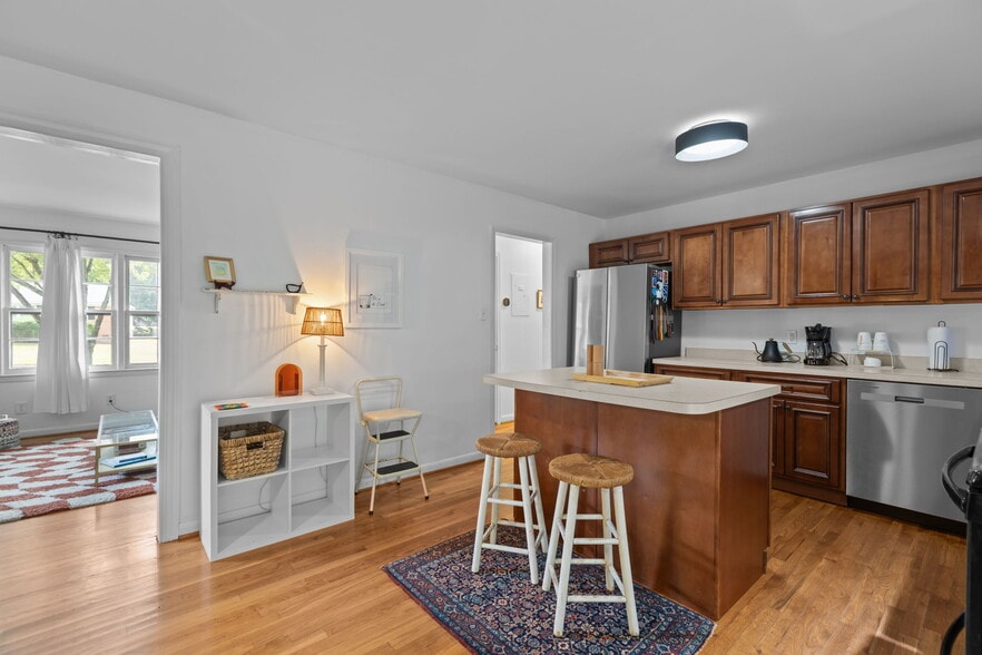 Kitchen Island - 1028 Greenwich St