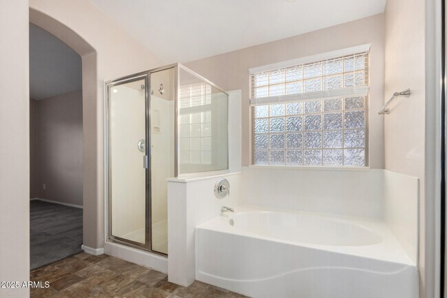 Building Photo - 6038 N Almanza Ln