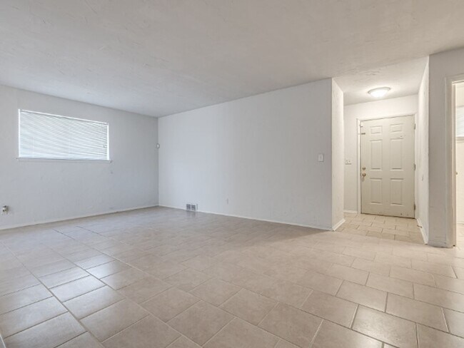 Building Photo - 33 NE 63rd St