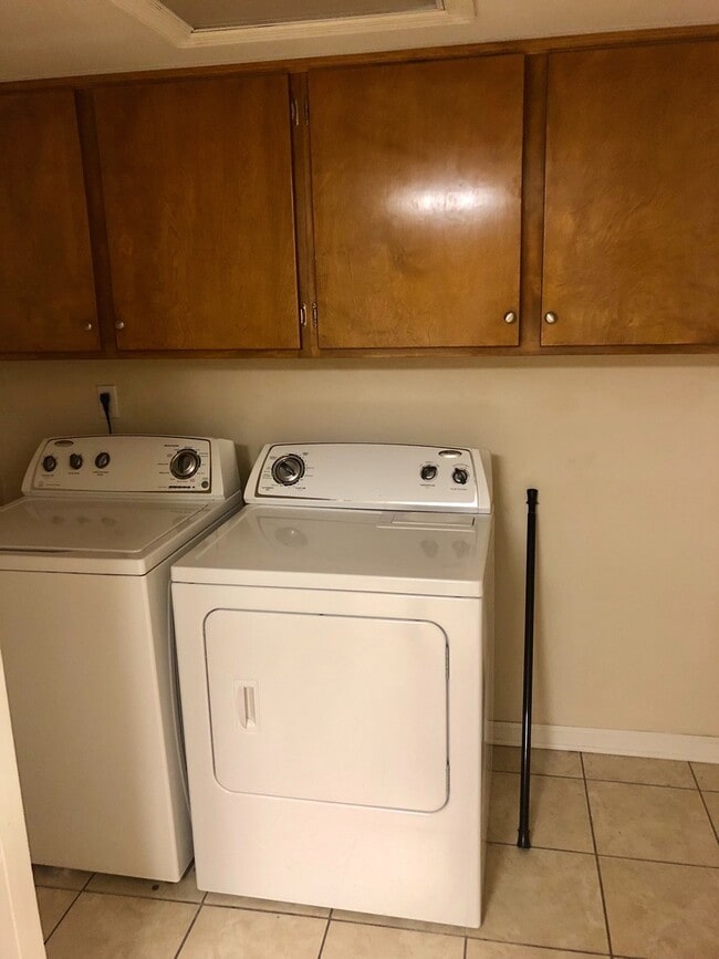 Building Photo - 109 Smith St