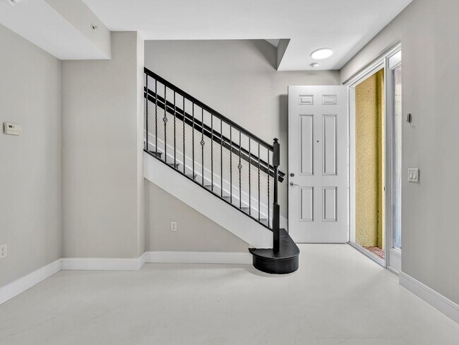 Building Photo - 2751 Ravella Way