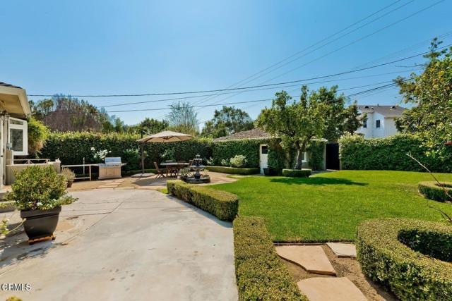 Building Photo - 807 N Doheny Dr