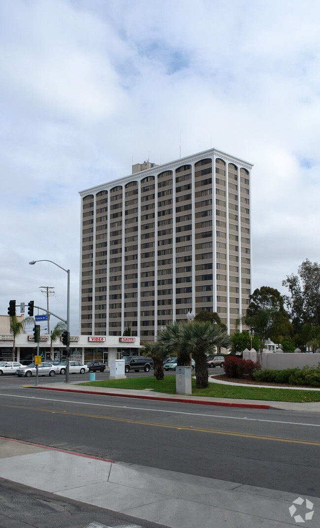 Tower on 19th 678 W 19th St Costa Mesa CA 92627 Apartment Finder