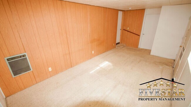 Building Photo - 3 br, 2 bath House - 6220 TIGERFLOWER DR.