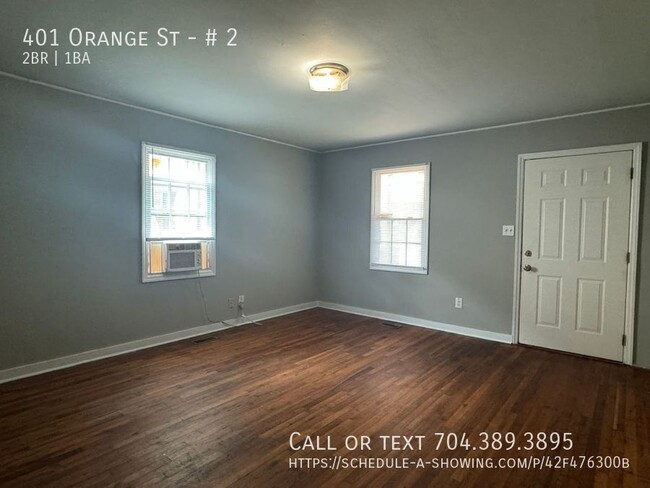 Building Photo - Updated Apartment 2 Bedrooms, First Floor ...