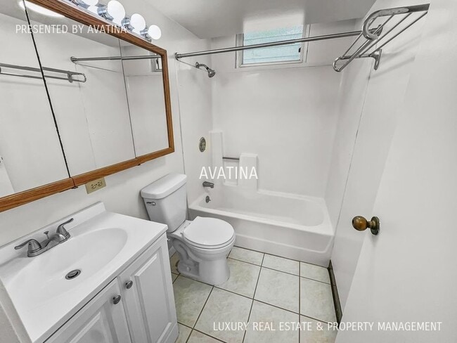 Building Photo - 1032 Kinau St