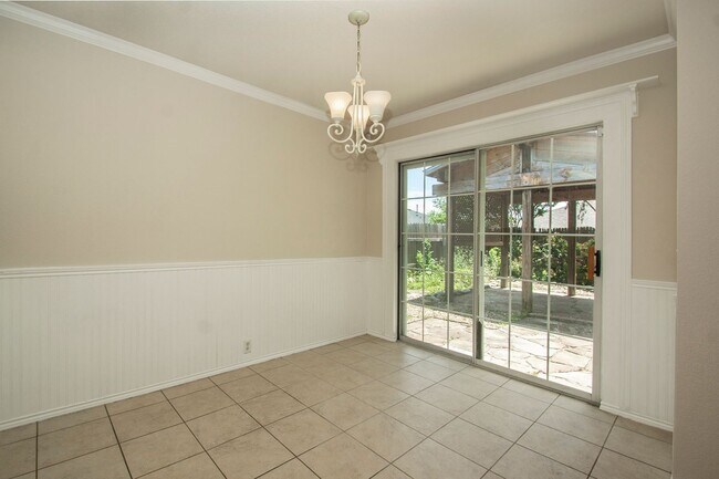 Building Photo - Cute house in Sherman for lease