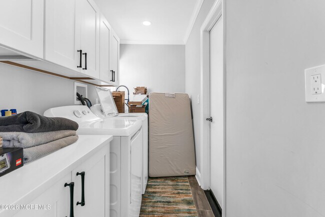 Building Photo - 3330 Windsor Ave