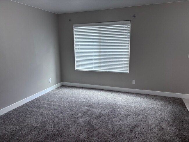 Building Photo - 3239 S 840 E