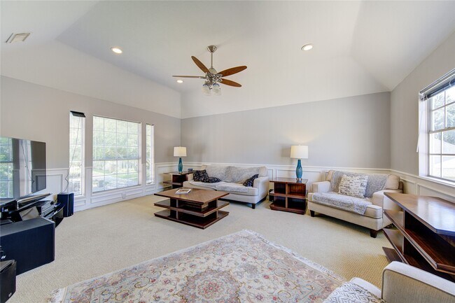 Building Photo - 3622 Springhill Ln