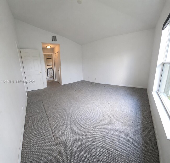 Building Photo - 547 High Hawk Cir