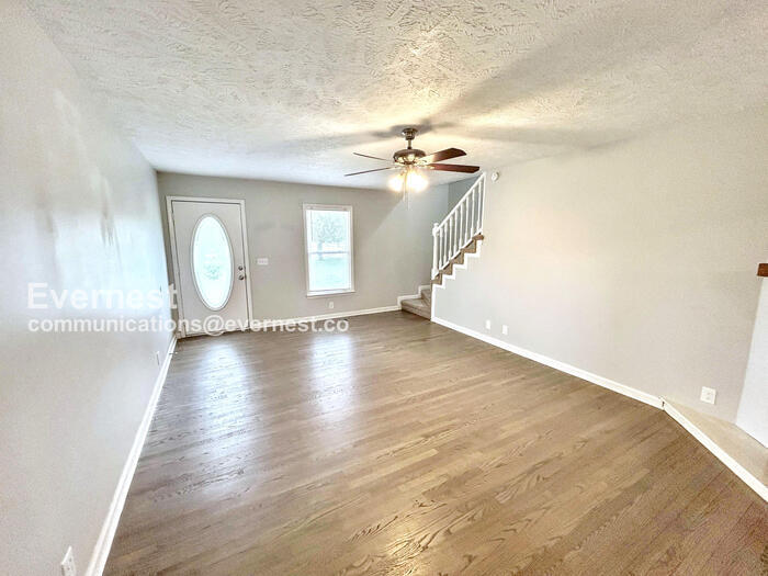 Building Photo - 405 Pleasant Run Rd