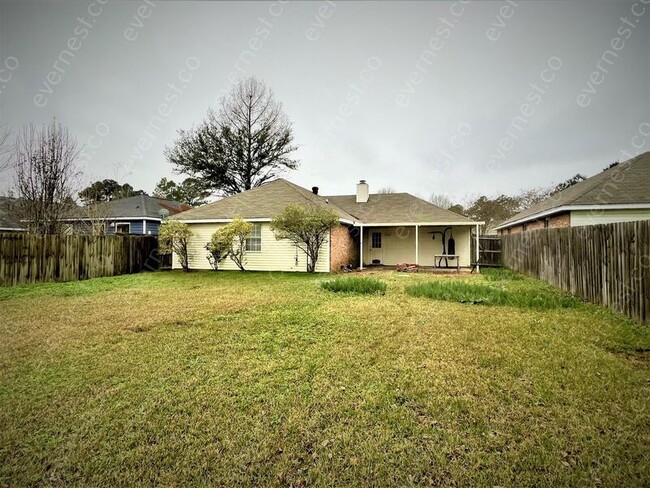 Building Photo - 238 Village Cove