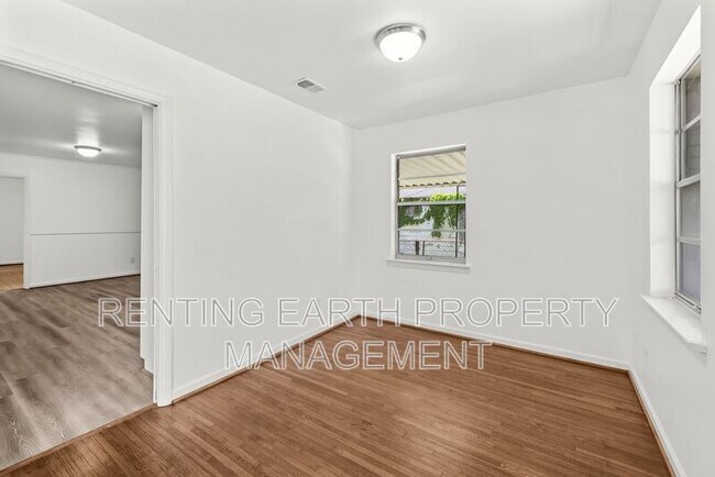 Building Photo - 6109 Blocton Ave