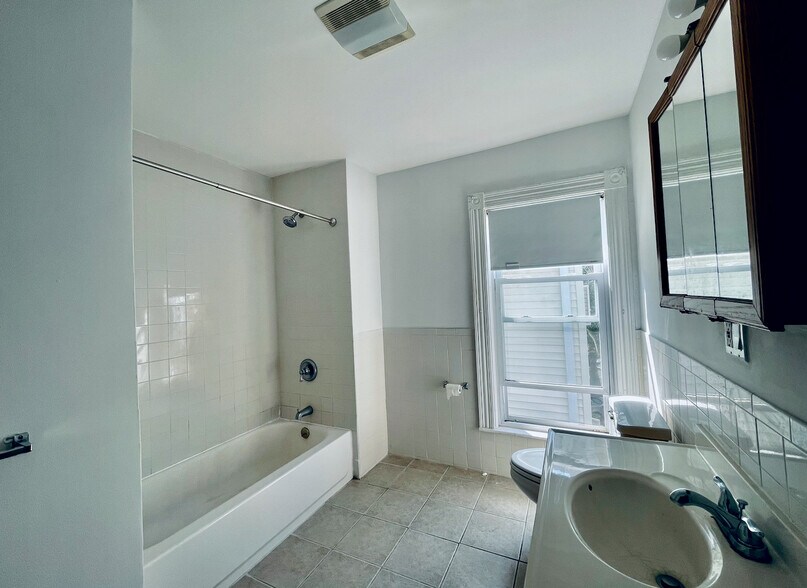 Building Photo - 3 Washburn Ter