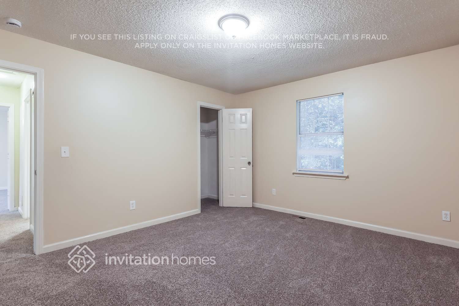 Building Photo - 220 Rosewood Dr