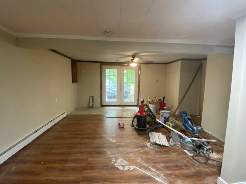 Building Photo - 748 Togus Rd