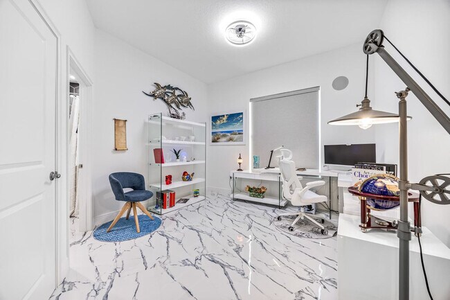 Building Photo - 605 Kemp St