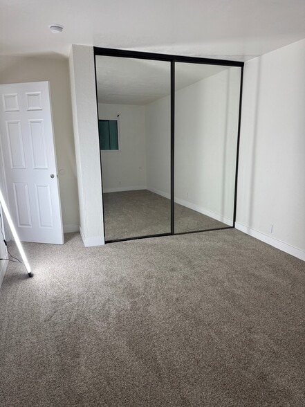 Building Photo - 111 Woodbury Cir