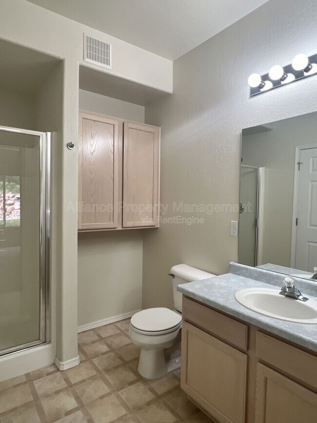 Building Photo - 3890 Strawberry Field Grove