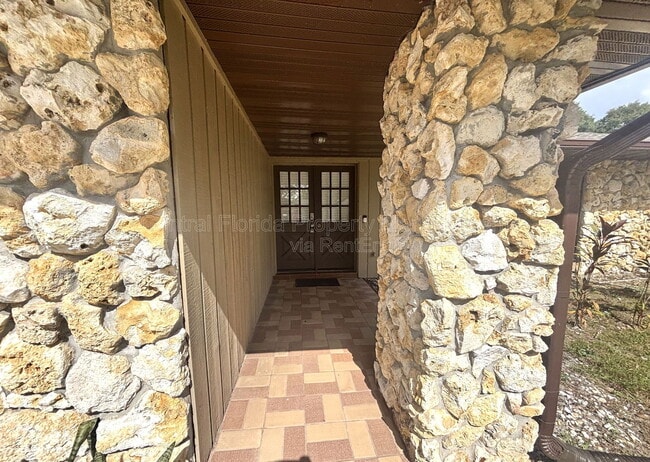 Building Photo - 1009 Terry Dr