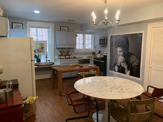 Kitchen - 44 Montagu St