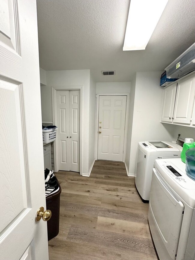 Building Photo - Gorgeous Home For Rent Available July 10th.