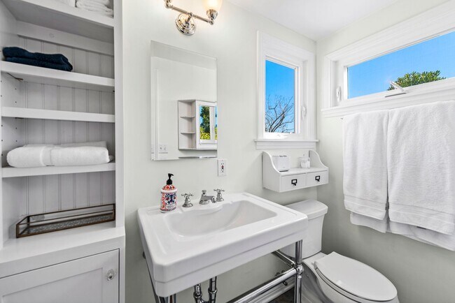 Building Photo - Laguna Village Furnished Rental