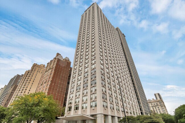 Primary Photo - 1550 N Lake Shore Dr