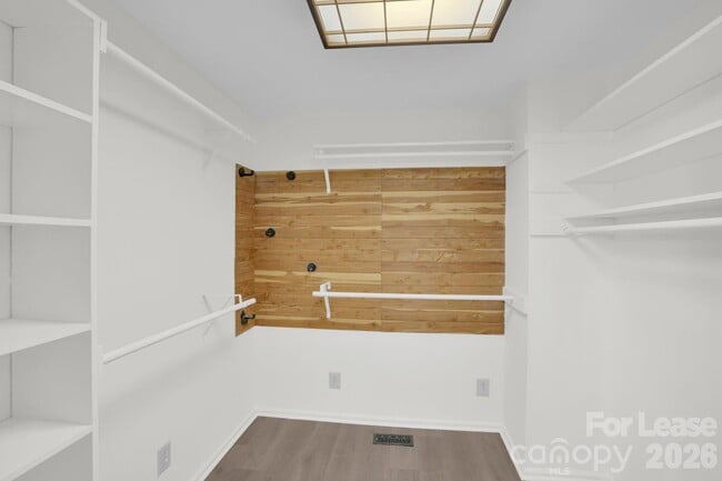 Building Photo - 408 Wilby Dr