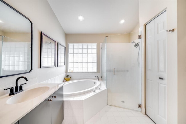 Building Photo - 7638 Charing Cross Ln