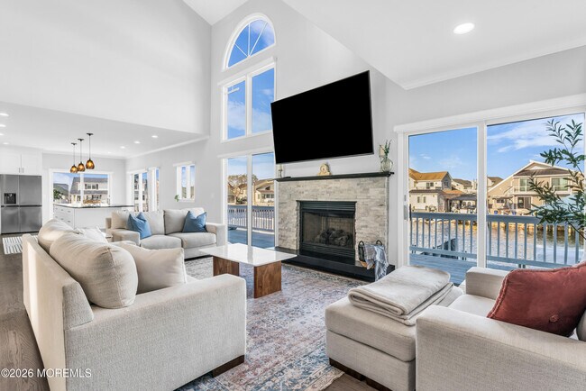 Building Photo - 3330 Windsor Ave