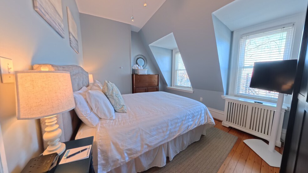 Building Photo - 137 Walnut St