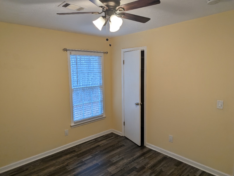 Building Photo - 858 Mann Rd